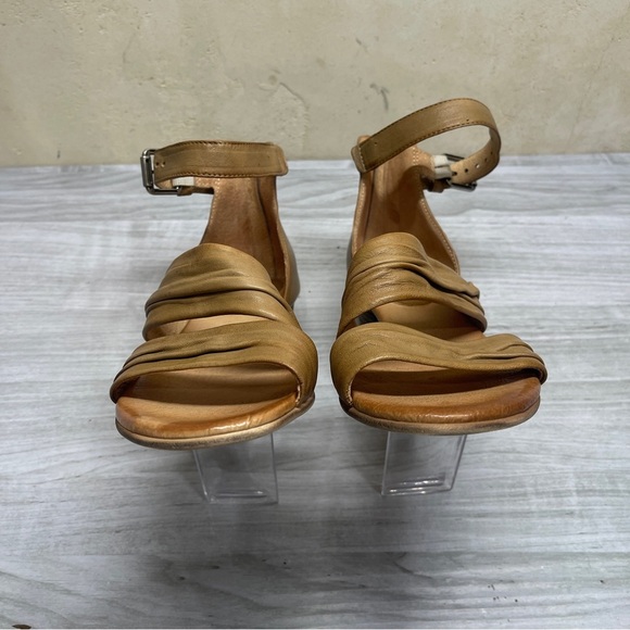 Miz Mooz Cassie Brown Tan Leather Strappy Buckle Sandal Women’s size EU 38 - Picture 7 of 15